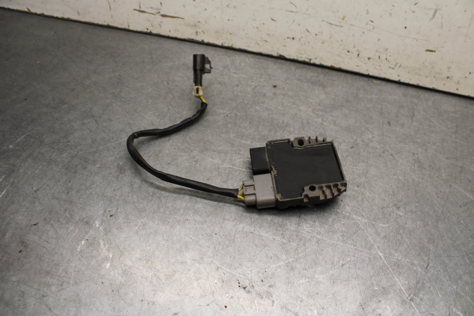 09-11 TRIUMPH DAYTONA 675 RECTIFIER VOLTAGE REGULATOR BB652