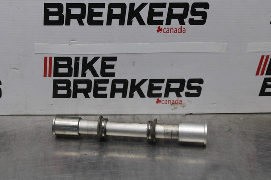 05-06 KAWASAKI NINJA ZX6R FRONT WHEEL RIM AXLE PIVOT BOLT BB877