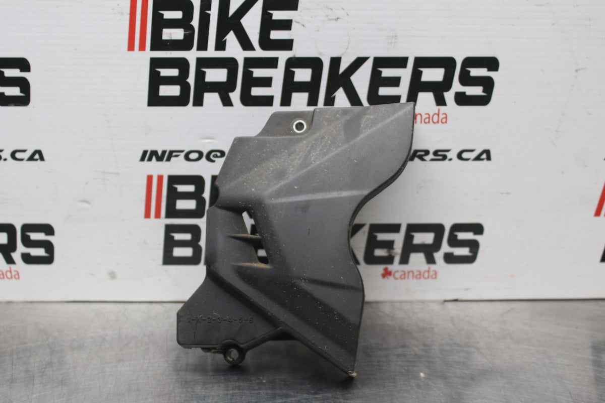 17-18 YAMAHA YZF R3 ENGINE SPROCKET COVER BB813