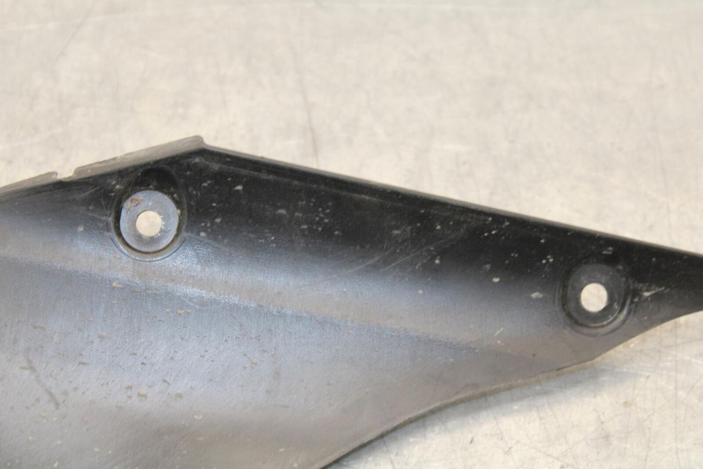 20 SUZUKI GSXR 1000 CENTER UNDER PANEL TRIM COWL BB597