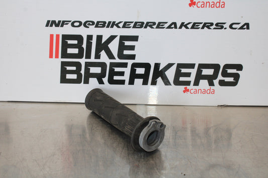 03-06 KAWASAKI Z1000 RIGHT THROTTLE TUBE GRIP BB164