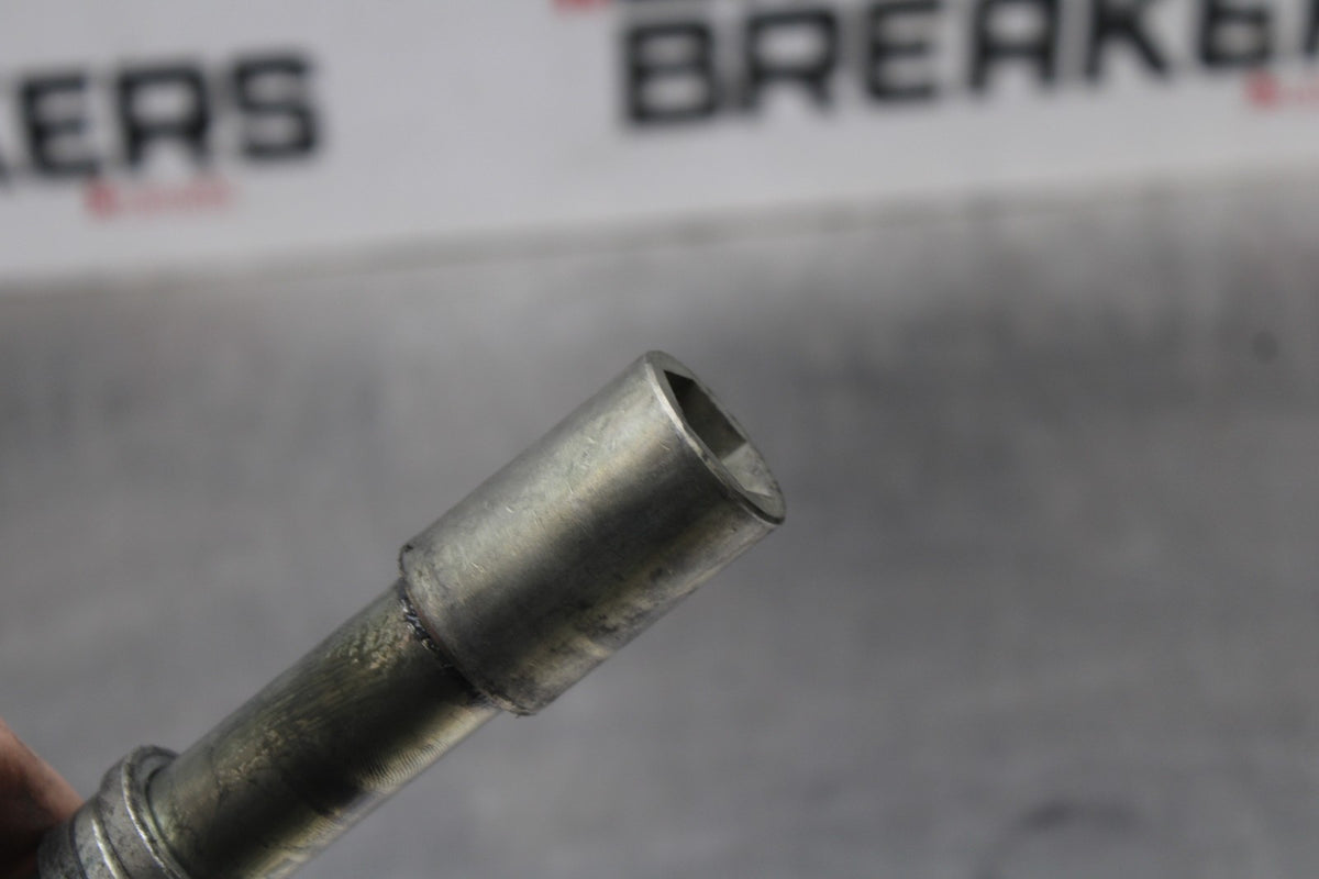 13 YAMAHA YZF R1 FRONT WHEEL RIM AXLE PIVOT BOLT BB781