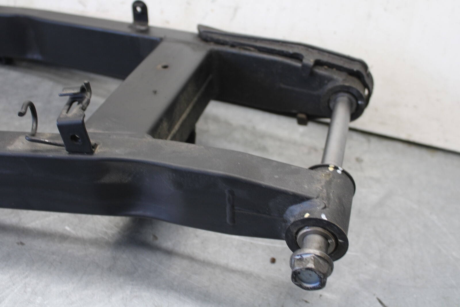 18-23 KAWASAKI NINJA 400 REAR SWINGARM BACK SUSPENSION SWING ARM BB679