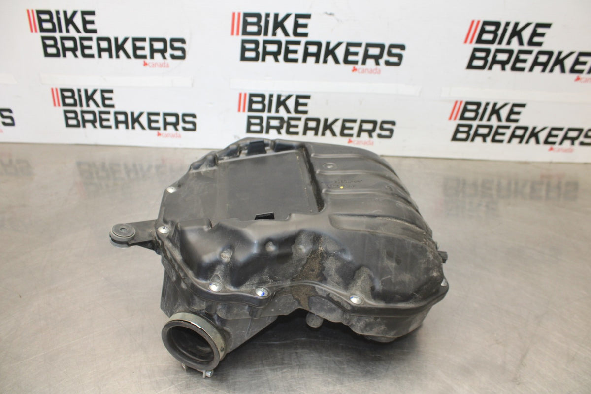 23-26 KAWASAKI NINJA ZX4RR AIRBOX AIR INTAKE FILTER BOX BB898