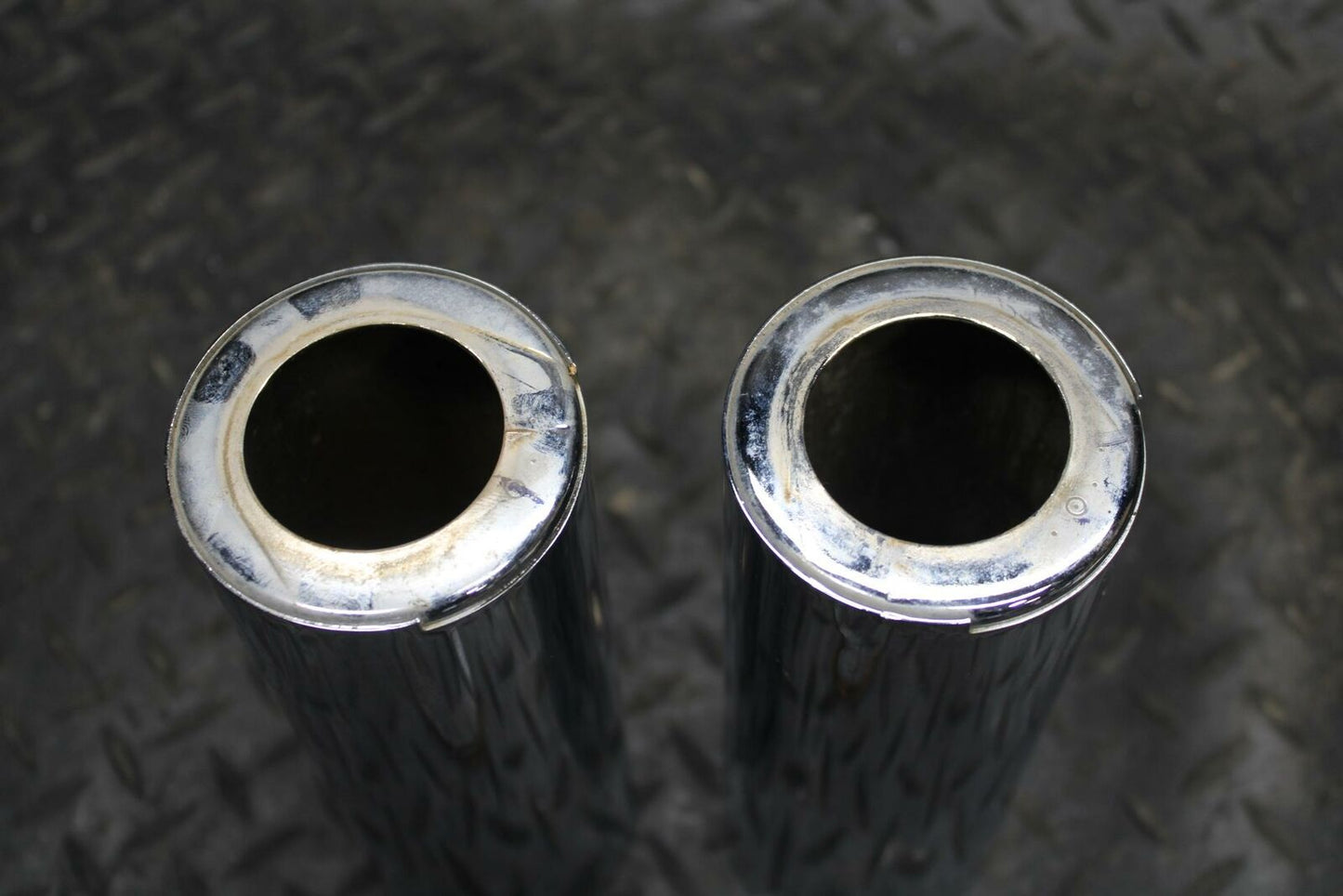 05-06 KAWASAKI VULCAN 1500 VN1500 CLASSIC FRONT FORK LOWER COVERS GUARDS BB220