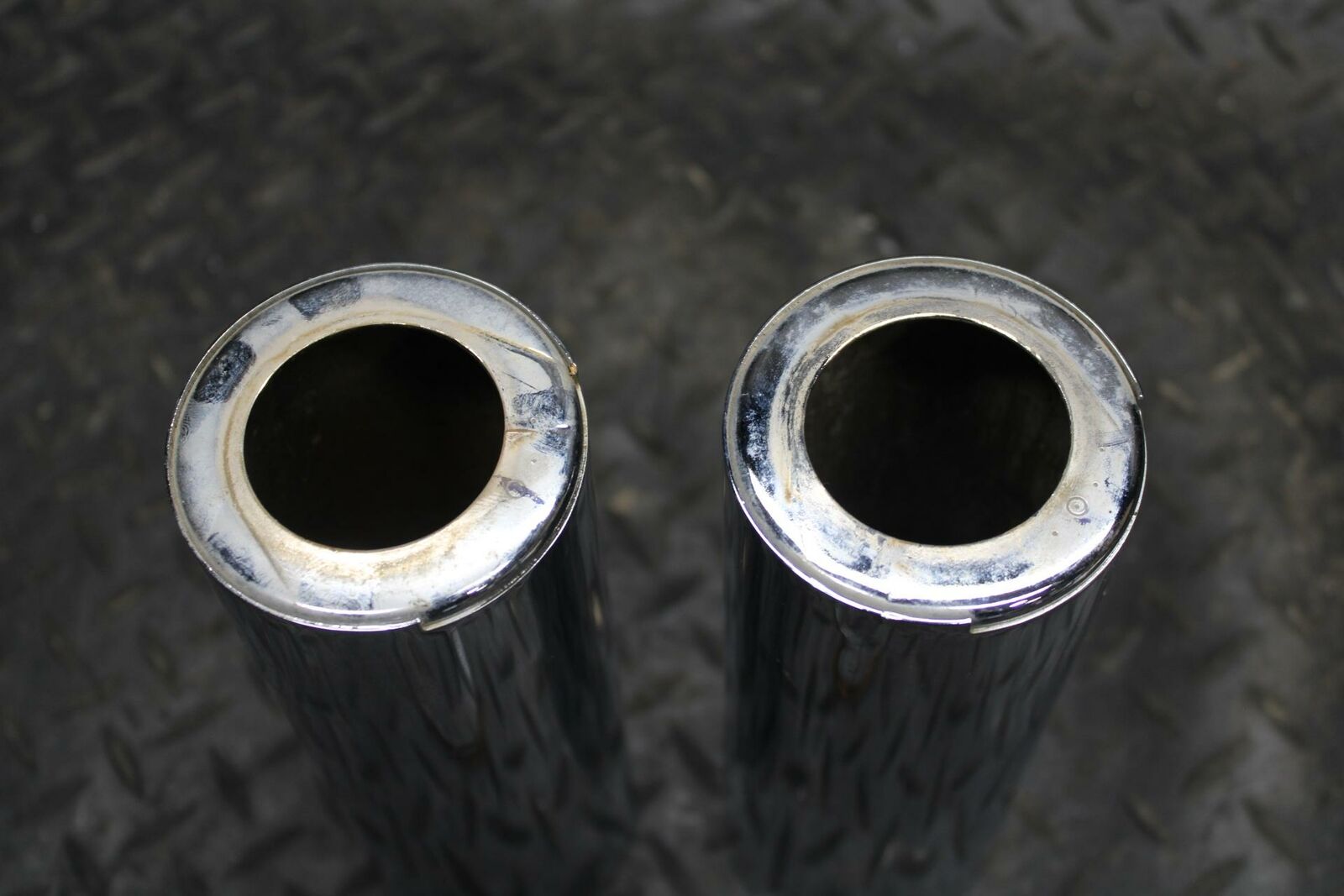 05-06 KAWASAKI VULCAN 1500 VN1500 CLASSIC FRONT FORK LOWER COVERS GUARDS BB220