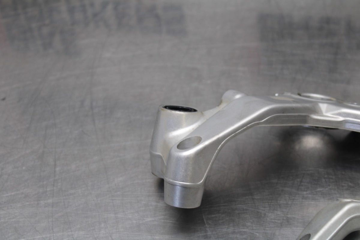 16 DUCATI 959 PANIGALE ENGINE/ FRAME MOUNT MOTOR BRACKET SET BB912