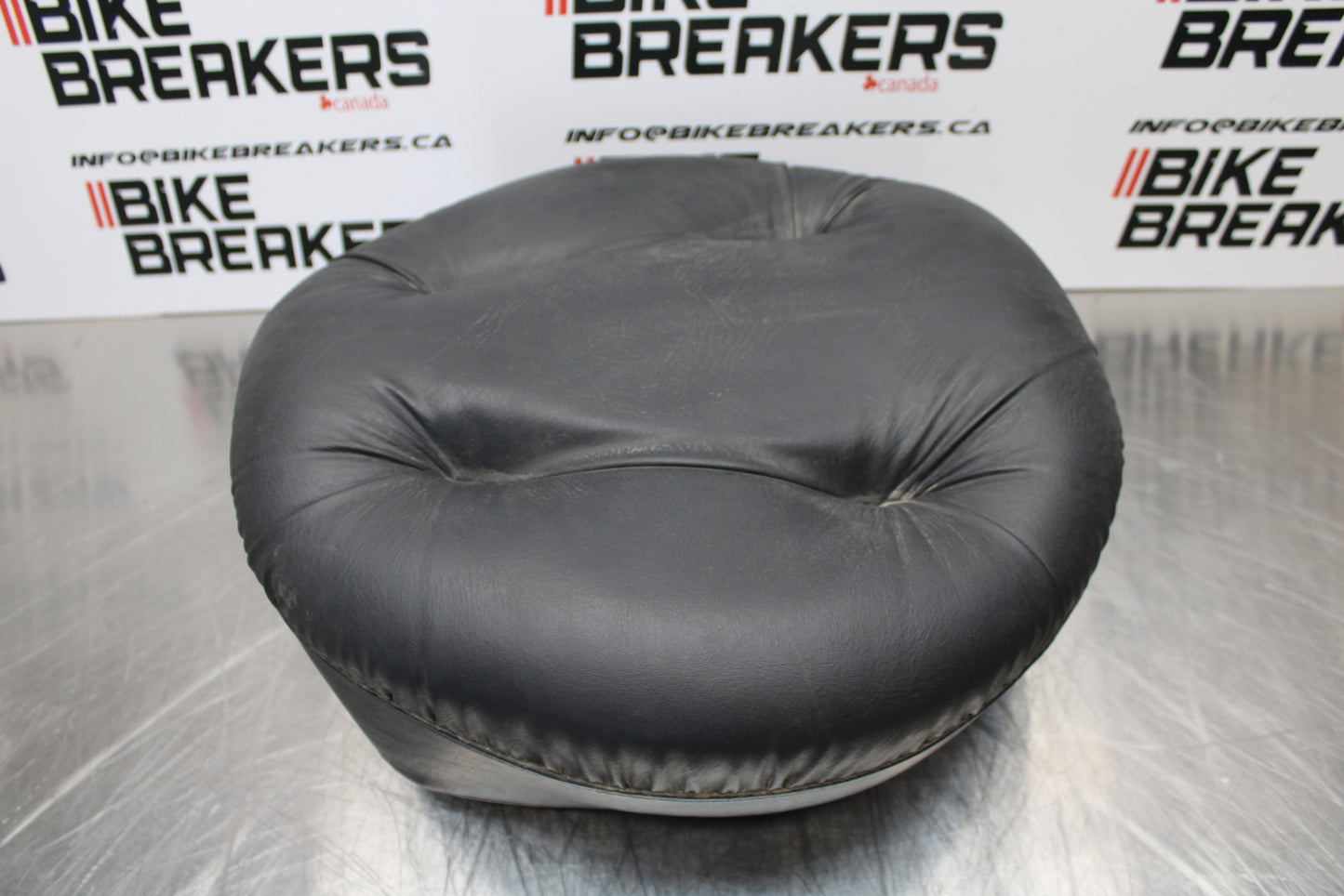 09 YAMAHA ROYAL STAR XVZ1300TF VENTURE REAR BACK PASSENGER SEAT BB151