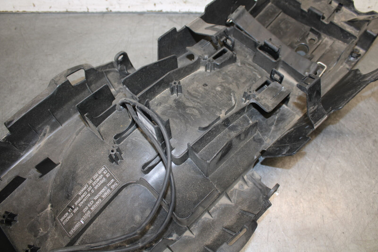 13-15 HONDA CBR500R REAR TAIL UNDERTAIL BATTERY TRAY PLASTIC 80105-MGZ-J00 BB704