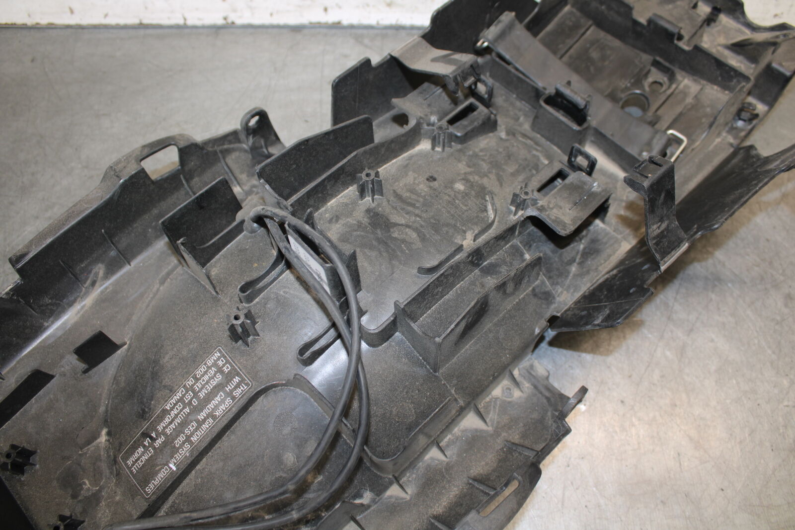 13-15 HONDA CBR500R REAR TAIL UNDERTAIL BATTERY TRAY PLASTIC 80105-MGZ-J00 BB704