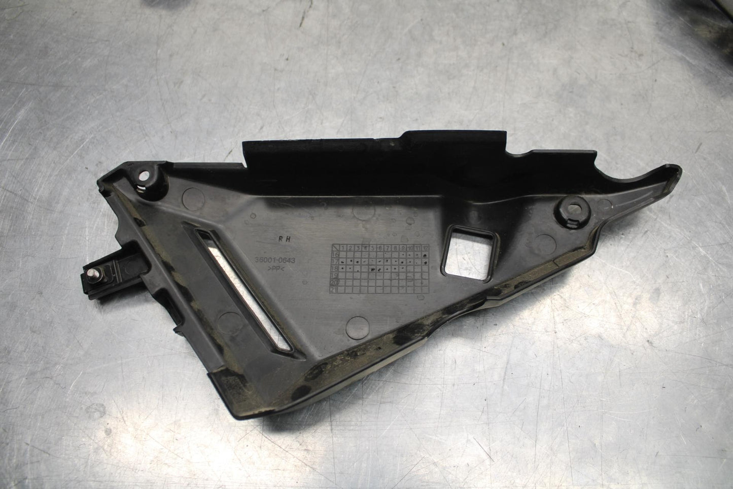 17-20 KAWASAKI NINJA EX650 ABS RIGHT LEFT FRONT SIDE SEAT TRIMS COWLS BB88