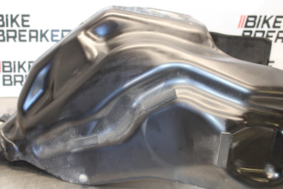19 BMW F750GS GAS TANK FUEL CELL PETROL RESERVOIR BB938