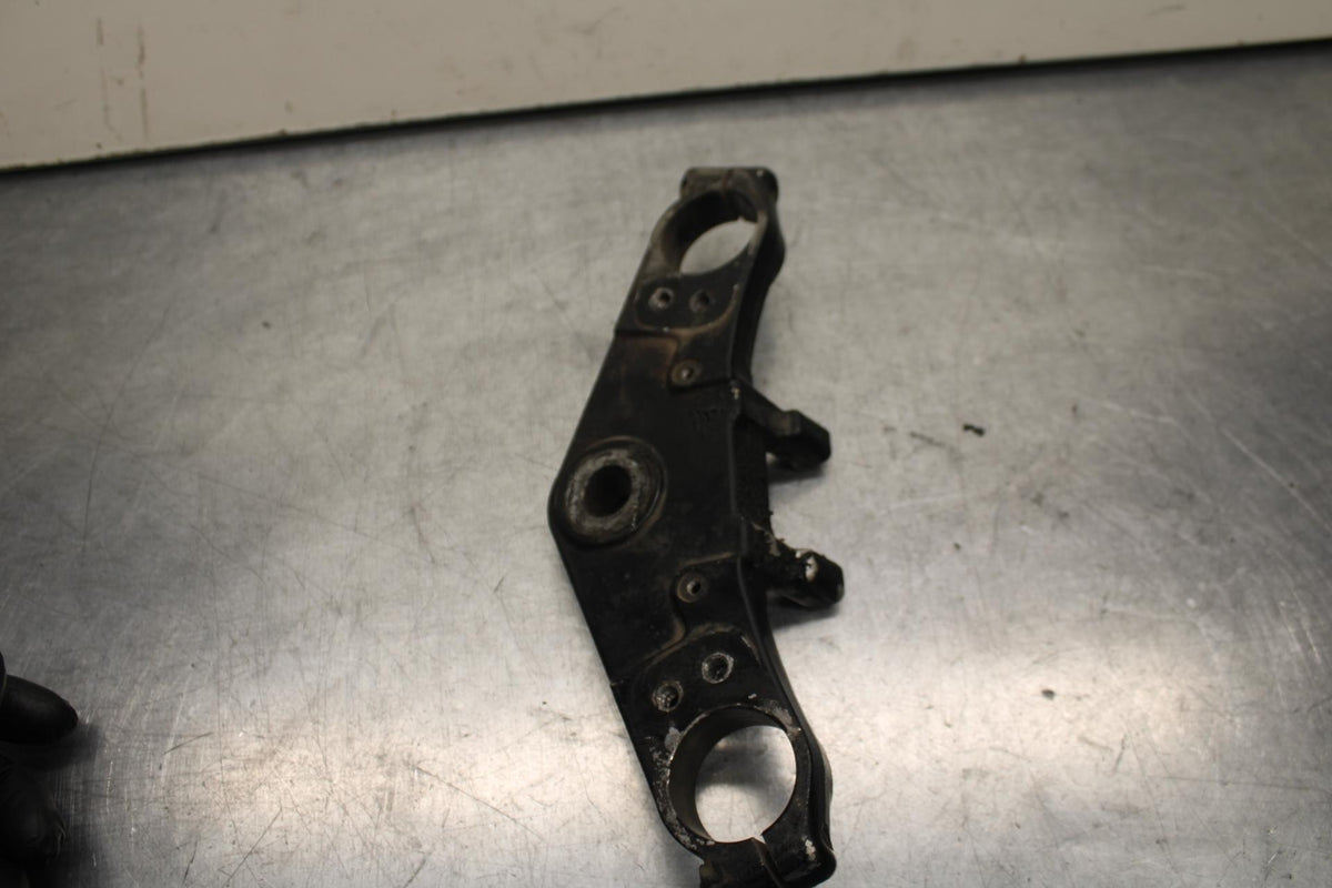 84-86 KAWASAKI GPZ900 FORKS UPPER TRIPLE TREE CLAMP BB84