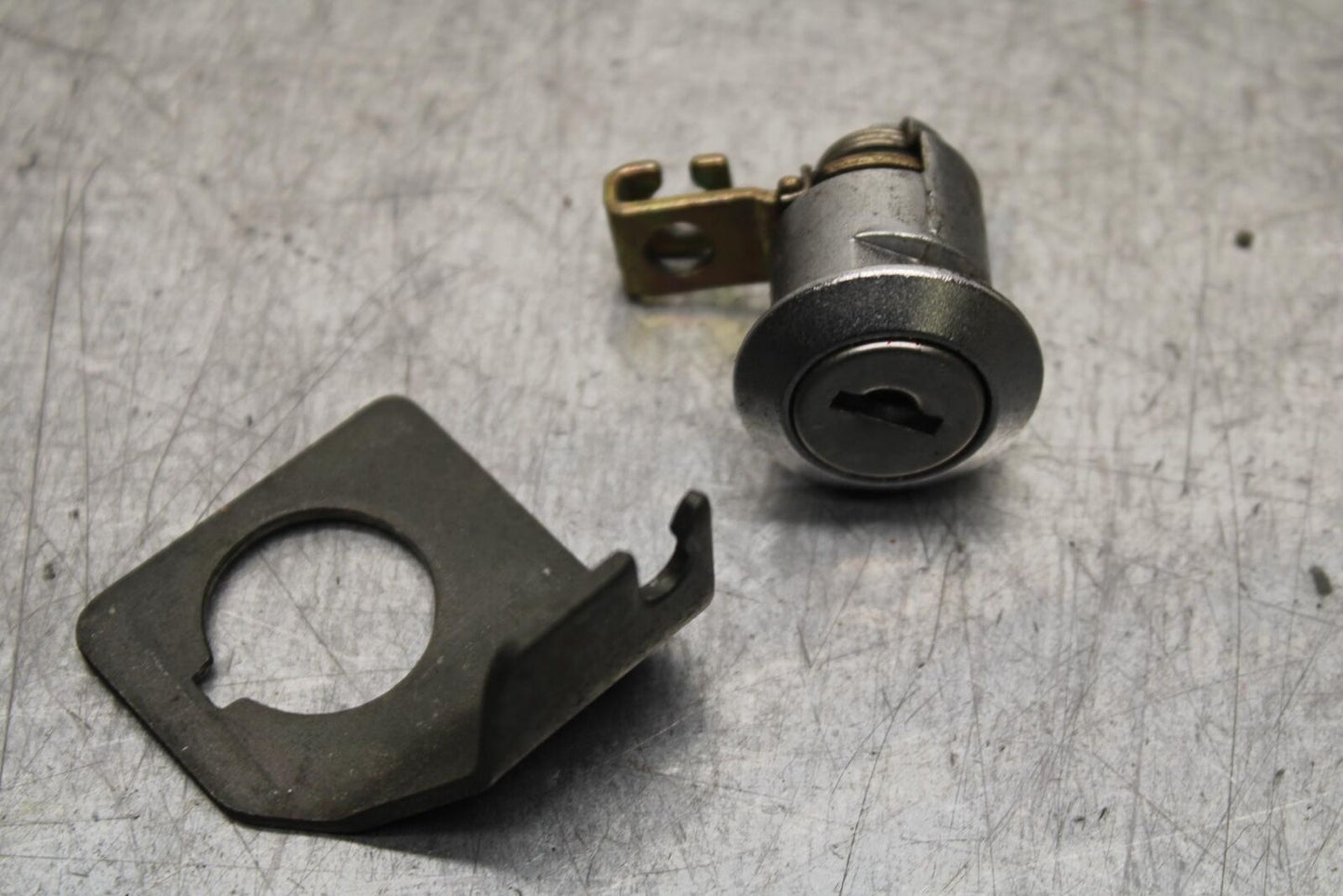 2006 Suzuki SV650 IGNITION LOCK KEY SET / GAS CAP AND SEAT LOCK 37000-16841 BB93