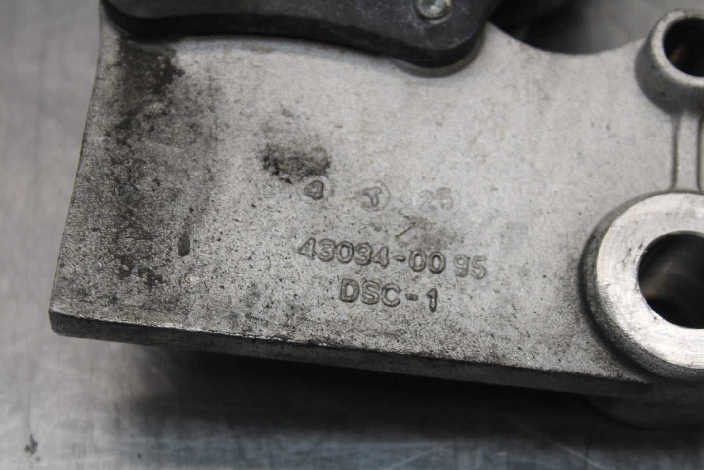 13-17 KAWASAKI NINJA 300 EX300 ABS REAR BACK BRAKE CALIPER W MOUNT BRACKET BB187