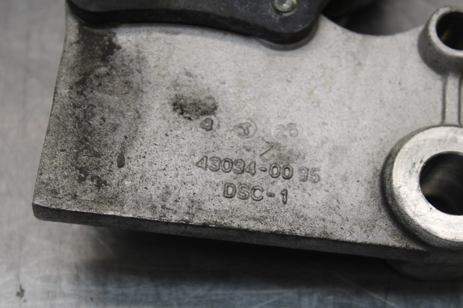 13-17 KAWASAKI NINJA 300 EX300 ABS REAR BACK BRAKE CALIPER W MOUNT BRACKET BB187