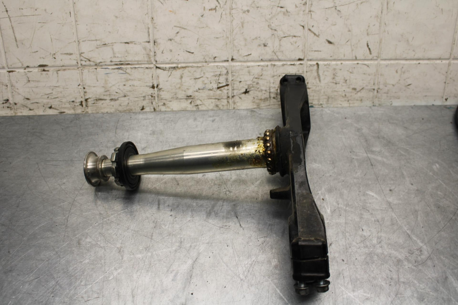 2000 Kawasaki Ninja ZX12R ZX1200A FRONT FORKS CLAMP LOWER TRIPLE TREE STEM BB565