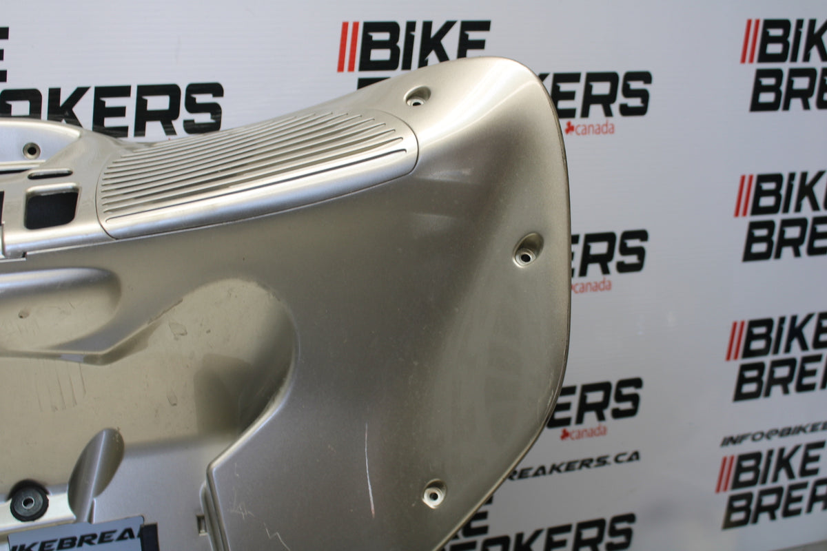 09 YAMAHA ROYAL STAR XVZ1300TF VENTURE FRONT UPPER FAIRING NOSE COWL BB151