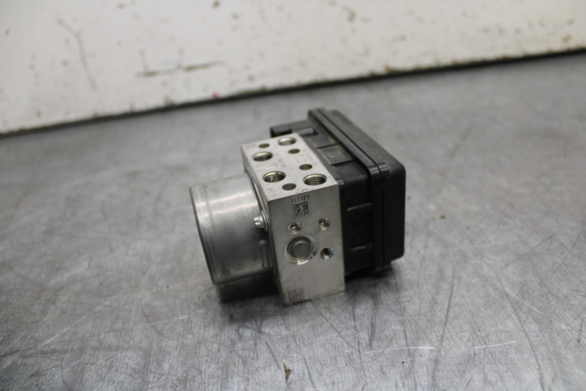 22-24 YAMAHA XSR900 ABS PUMP UNIT MODULE BB710