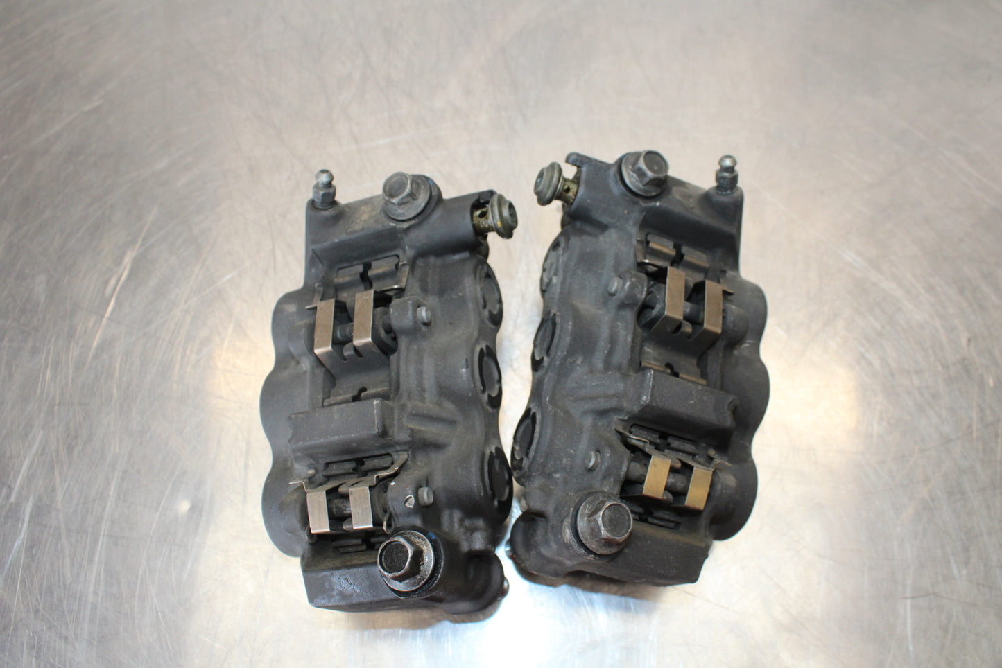 07-08 YAMAHA YZF R1 RIGHT LEFT FRONT BRAKE CALIPER SET PAIR CALIPERS BB160