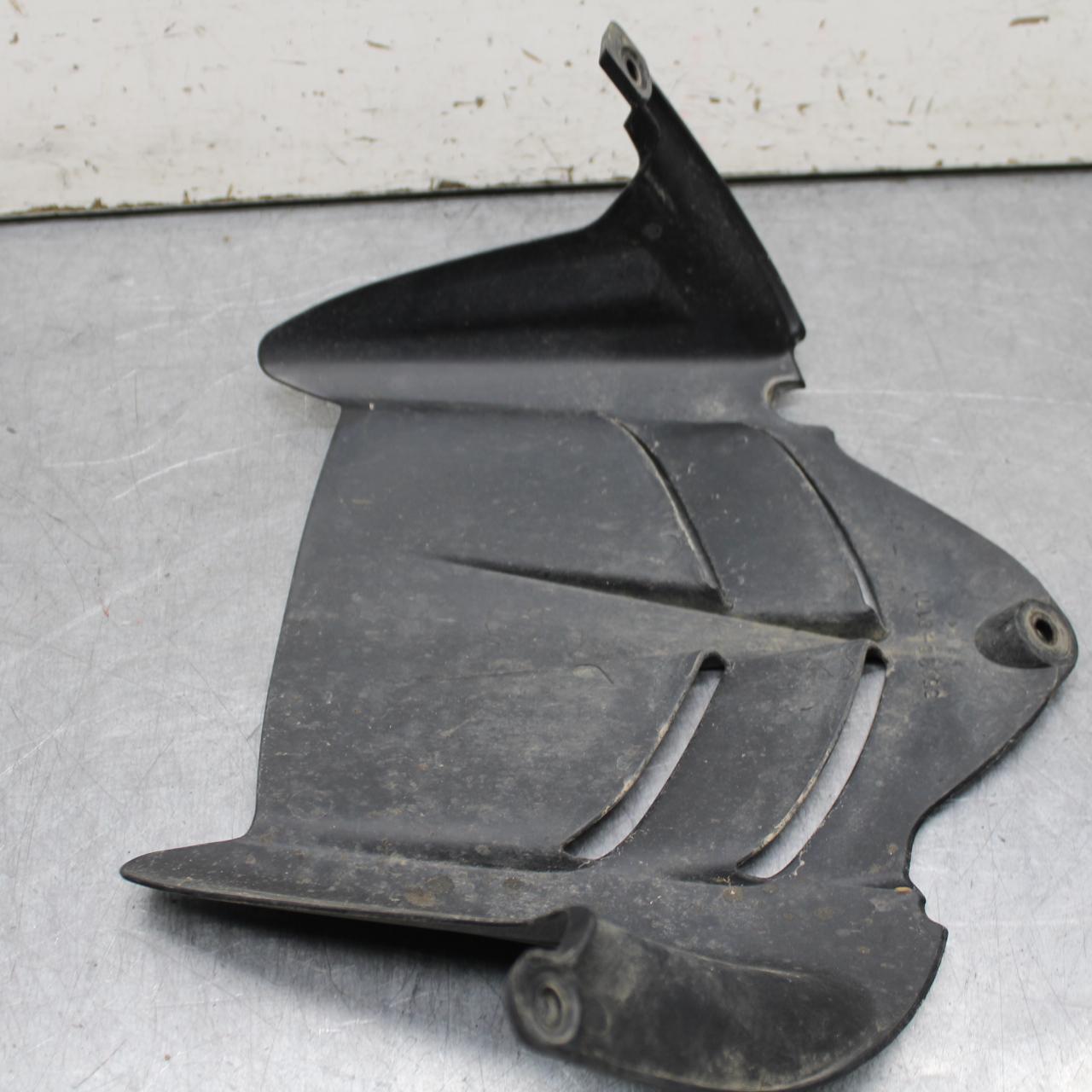 21 KAWASAKI NINJA ZX6R REAR BACK WHEEL TIRE HUGGER FENDER 35023-0171 BB647