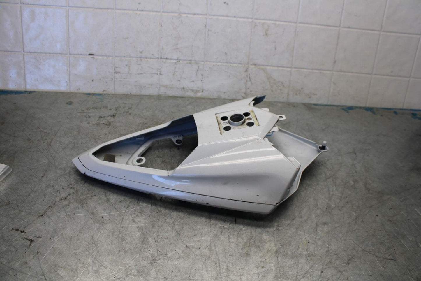 08-16 YAMAHA YZF R6 REAR BACK TAIL FAIRING COWL SHROUD BB431