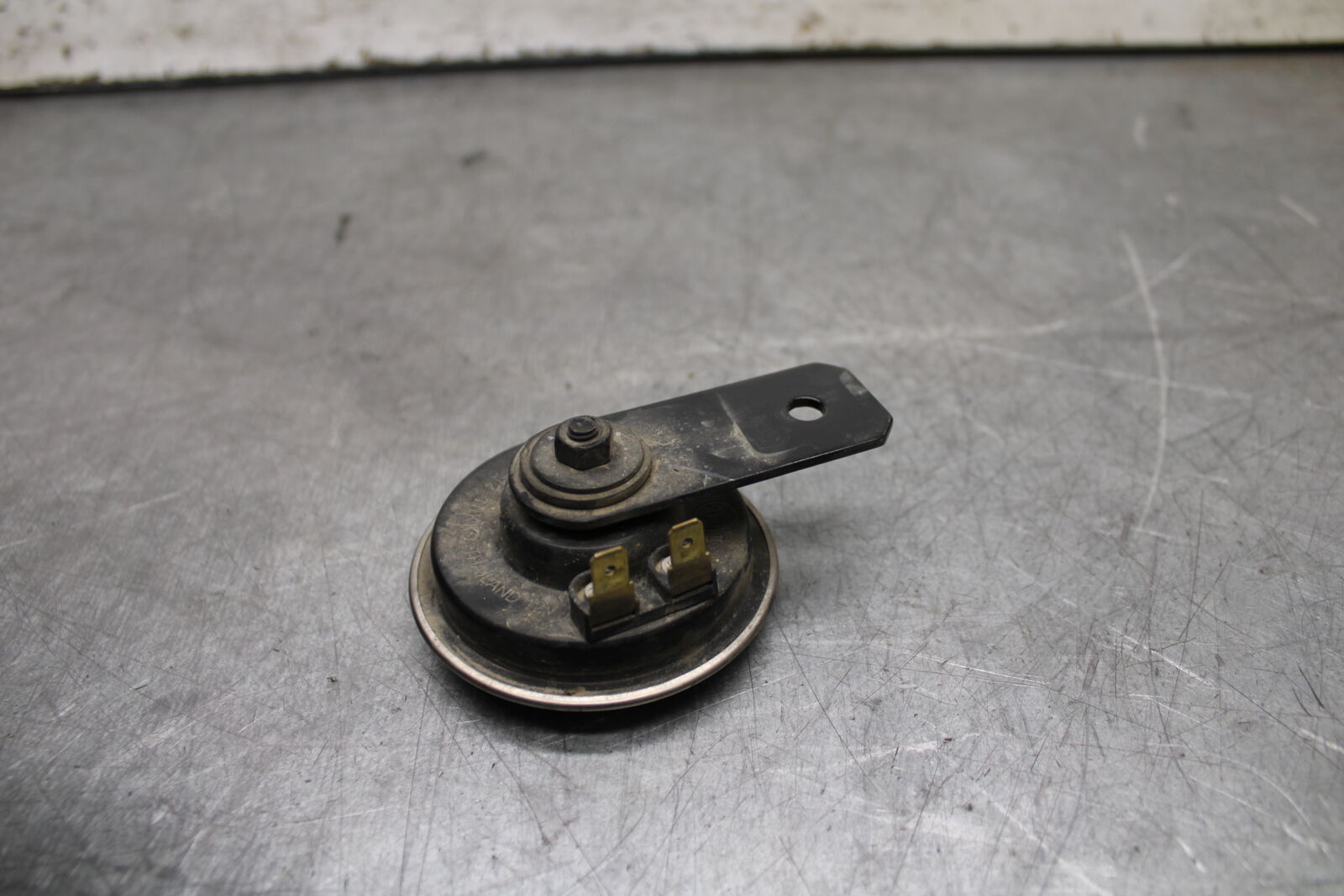 19-22 KAWASAKI Z400 HORN SIGNAL BB708