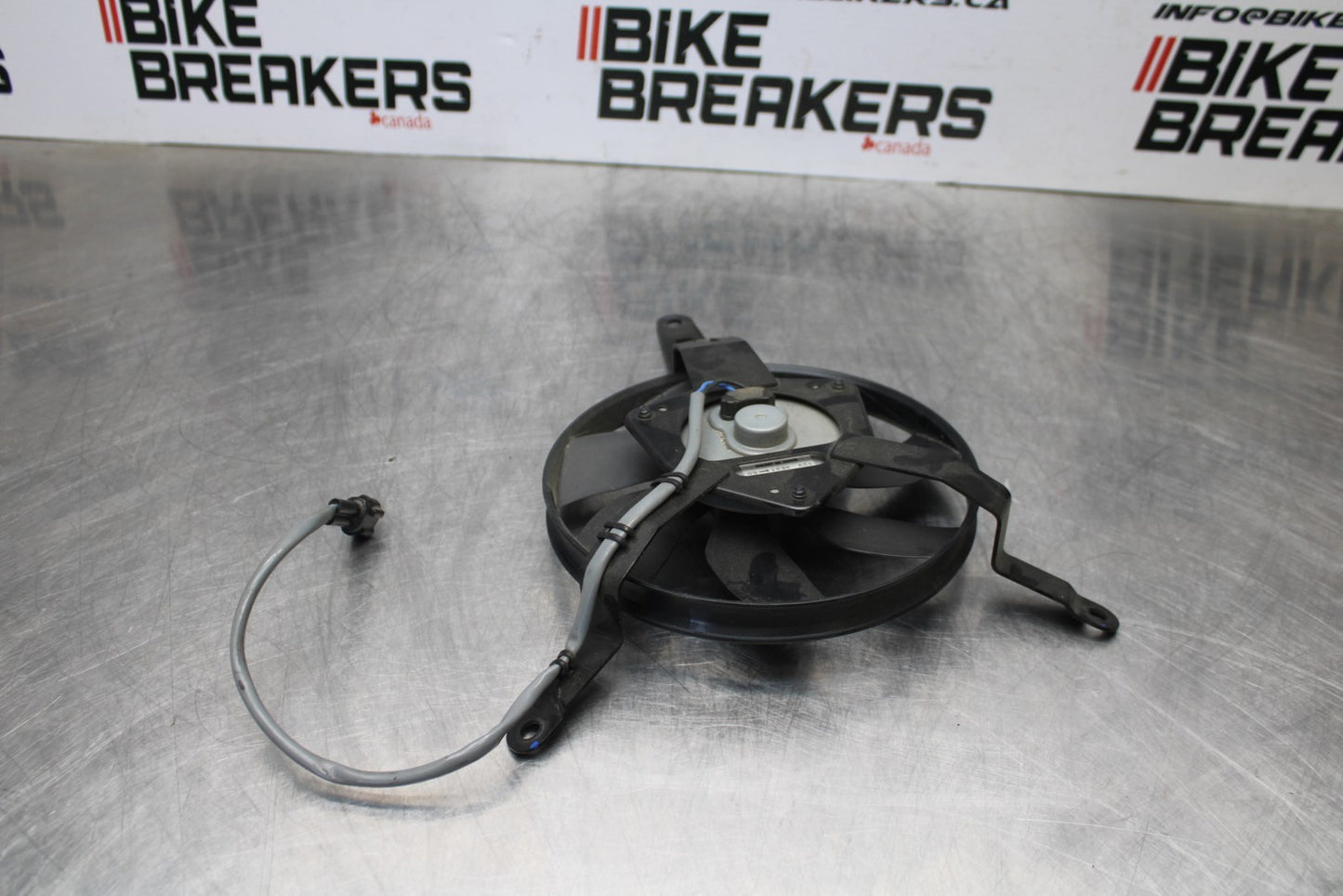 21-23 KAWASAKI NINJA ZX6R ENGINE RADIATOR COOLING FAN BB179