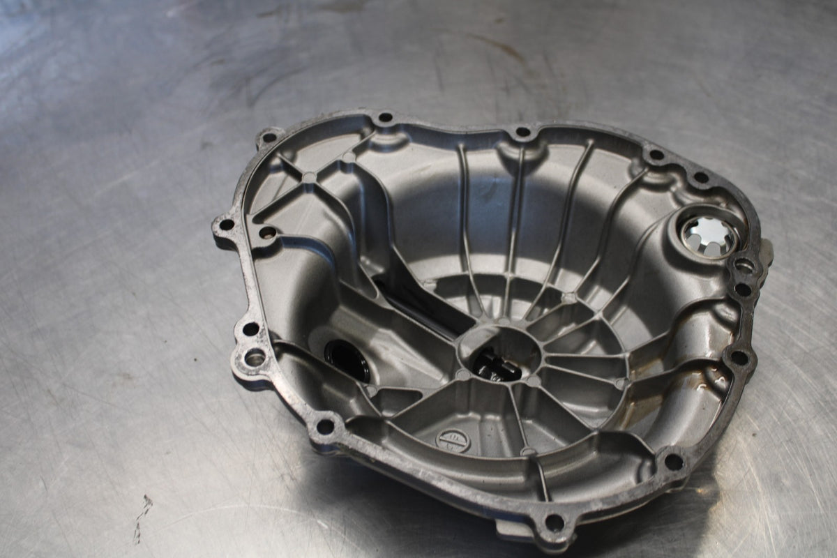 20-22 KAWASAKI NINJA ZX6R CLUTCH SIDE ENGINE MOTOR COVER BB884