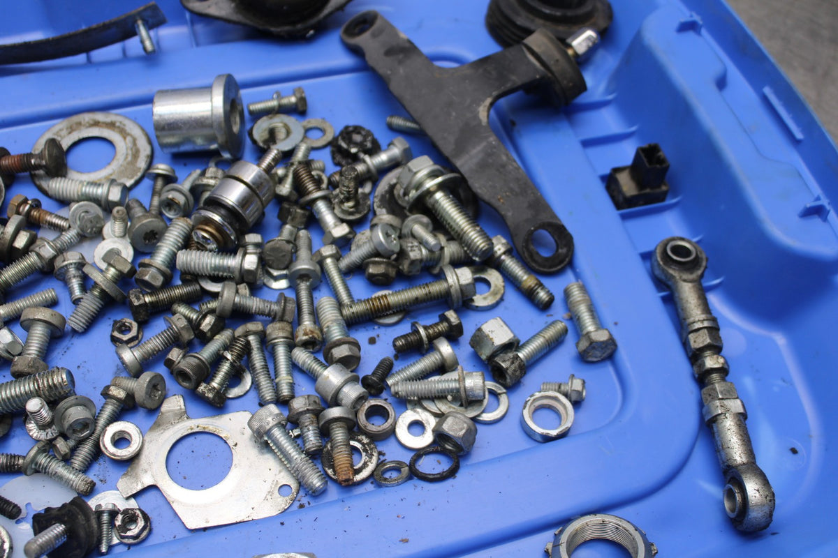 08 HARLEY-DAVIDSON ELECTRA GLIDE POLICE EFI FLHTPI LEFTOVER BOLTS SCREWS BB816