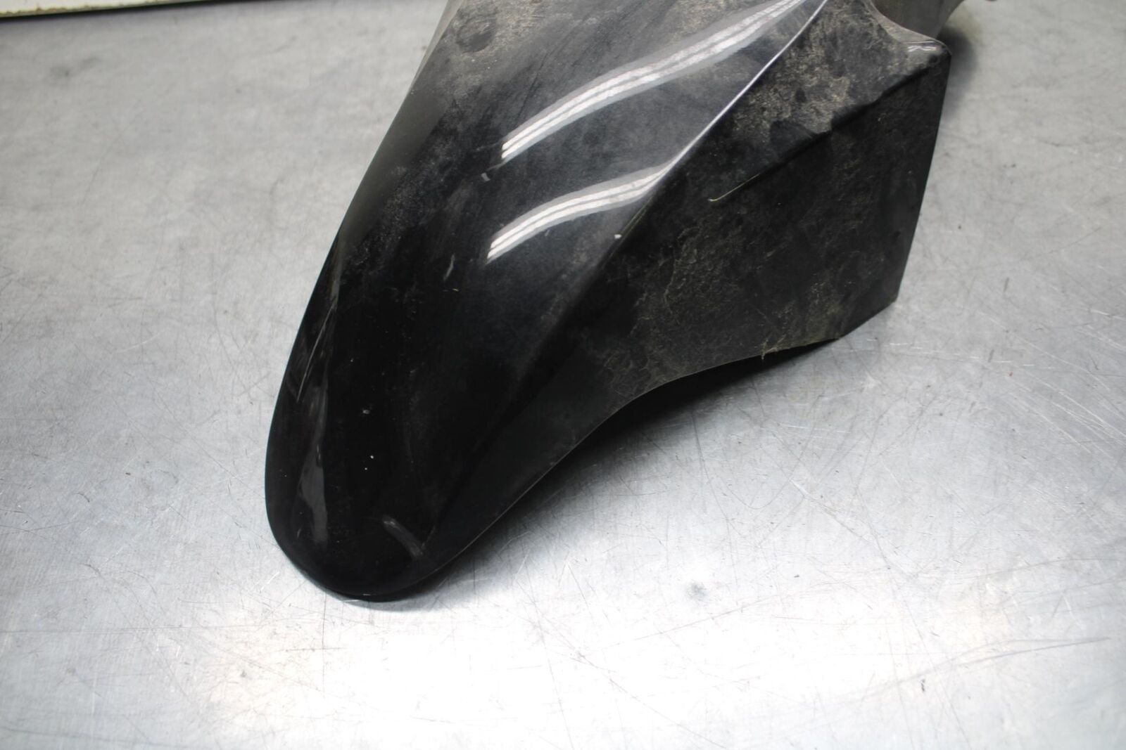 04-09 SUZUKI GS 500 FH GS500F BLACK FRONT PLASTIC FRONT WHEEL FENDER COWL BB97