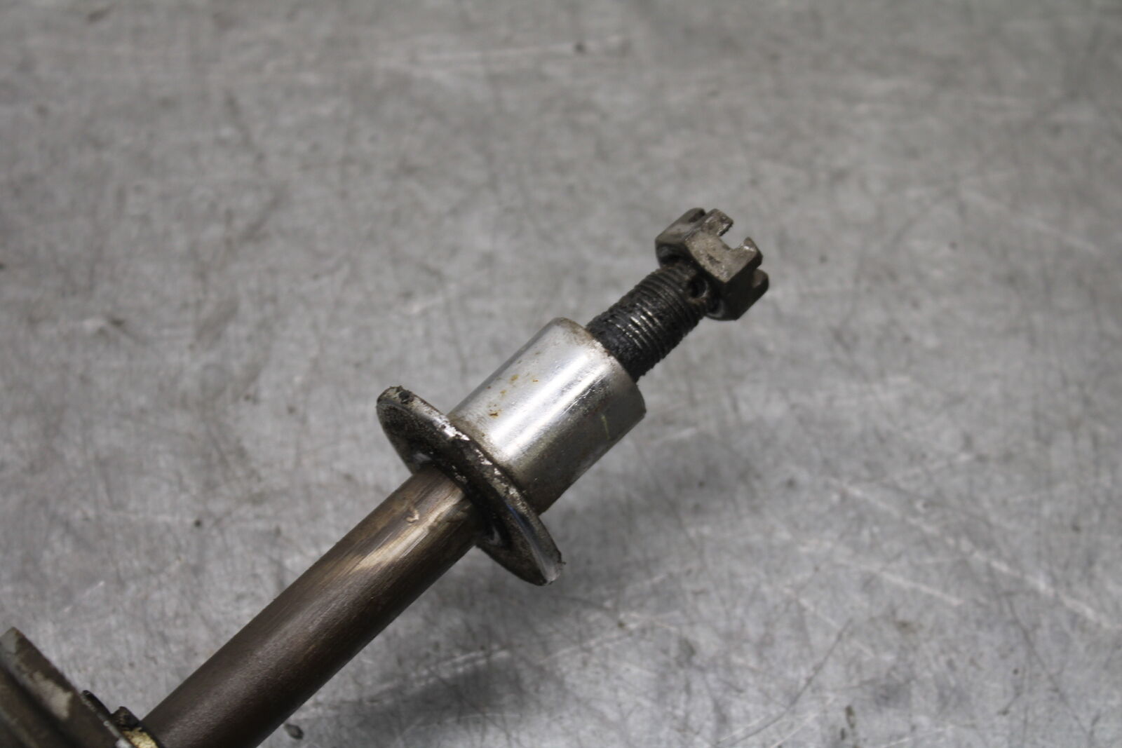 85-86 SUZUKI MADURA 1200 FRONT WHEEL RIM AXLE PIVOT BOLT  BB691