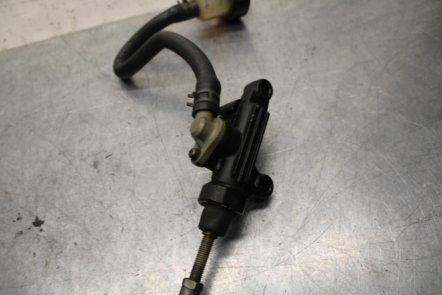 89-90 YAMAHA FZR600 REAR  BRAKE MASTER CYLINDER W RESERVOIR 1WG-25850-50-00 BB76