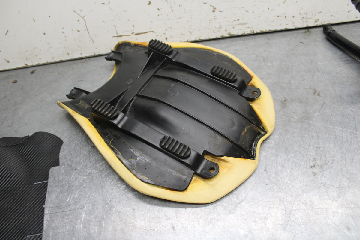 08-10 DUCATI 848 FRONT DRIVERS SEAT PAD SADDLE PILLION BB705
