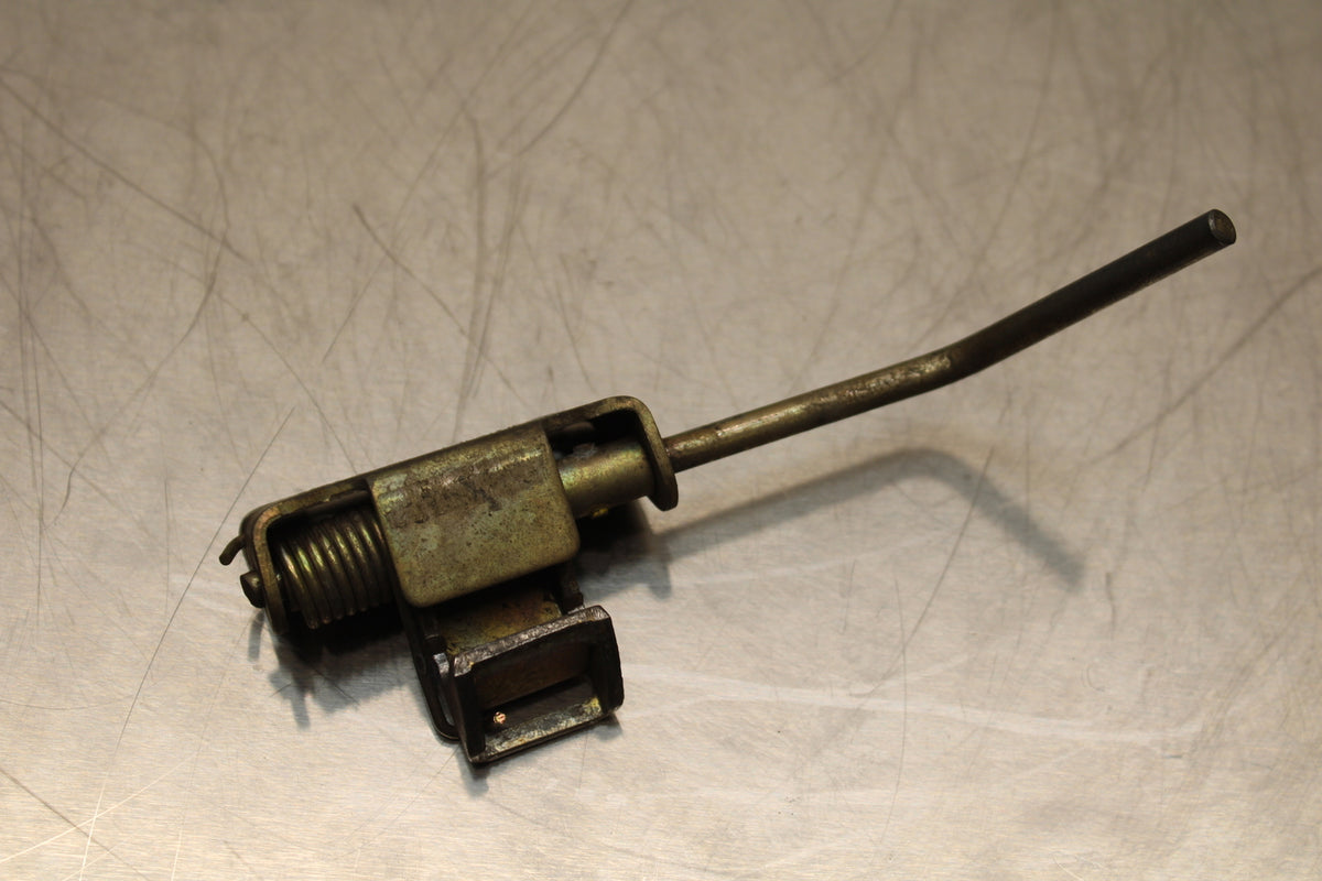 82 HONDA CT70 TRAIL SEAT LATCH  BB138