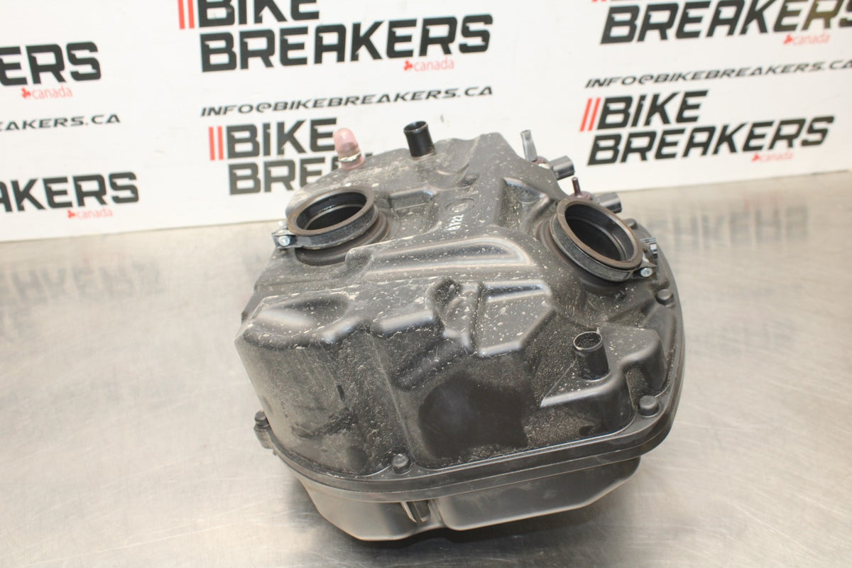 17-24 SUZUKI SV650 AIRBOX AIR INTAKE FILTER BOX BB829