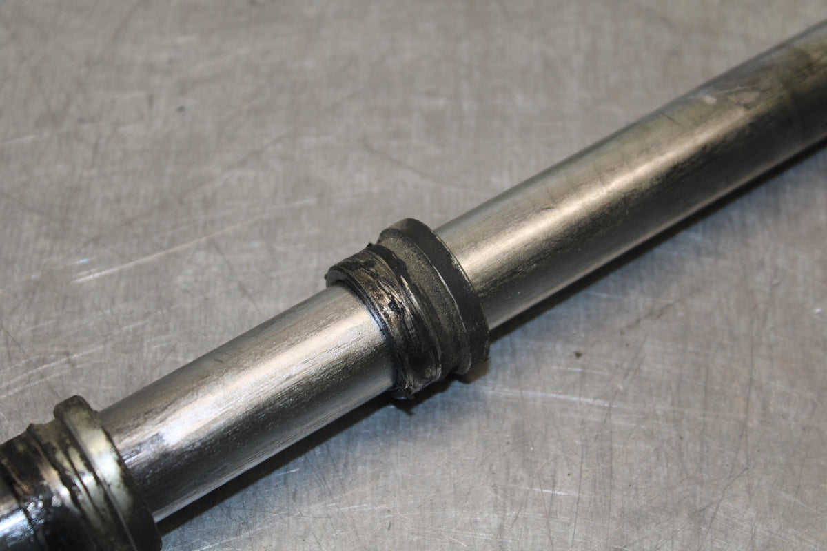 05-06 YAMAHA ROAD STAR XV1700A FRONT WHEEL RIM AXLE PIVOT BOLT BB703