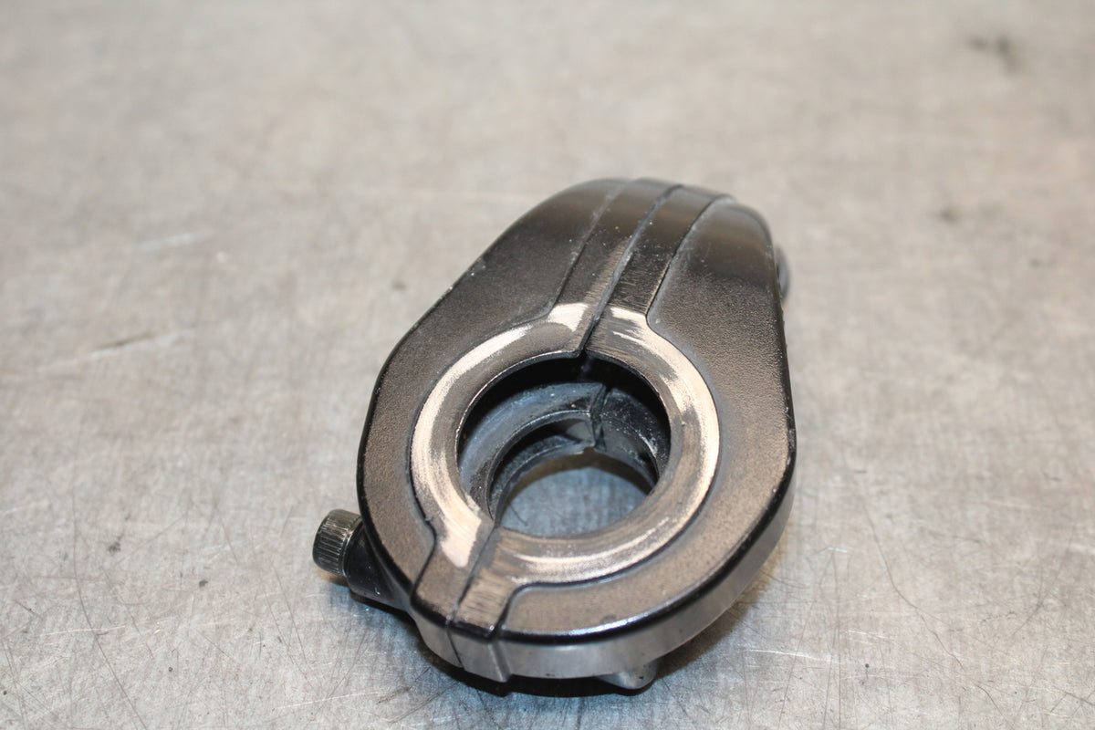 07-08 YAMAHA YZF R1 THROTTLE CABLE LINE HOUSING GUIDE BB675