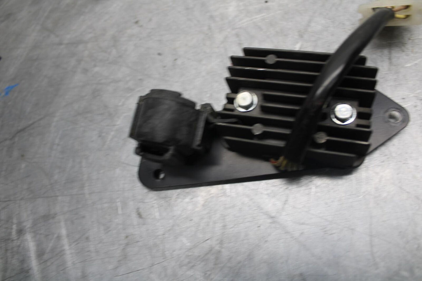 2005 Kawasaki Ninja 500R EX500D RECTIFIER VOLTAGE REGULATOR 11045-1421 BB36