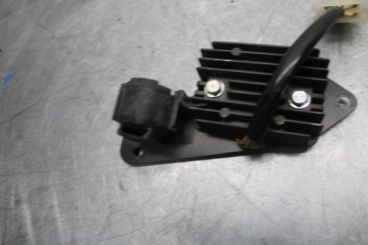 2005 Kawasaki Ninja 500R EX500D RECTIFIER VOLTAGE REGULATOR 11045-1421 BB36