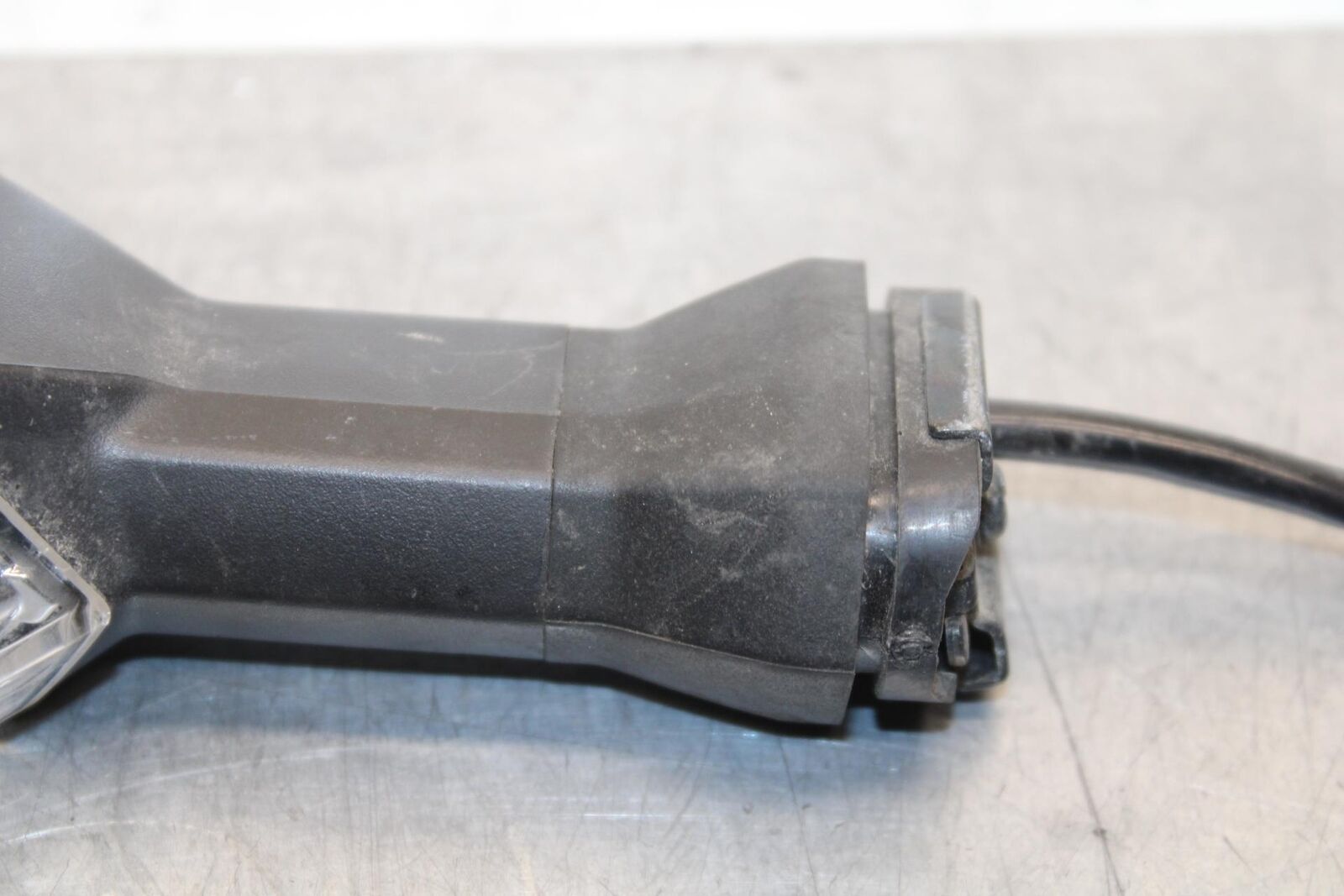 20 KAWASAKI Z400 ER400 ABS LEFT FRONT TURN SIGNAL LIGHT INDICATOR BB586