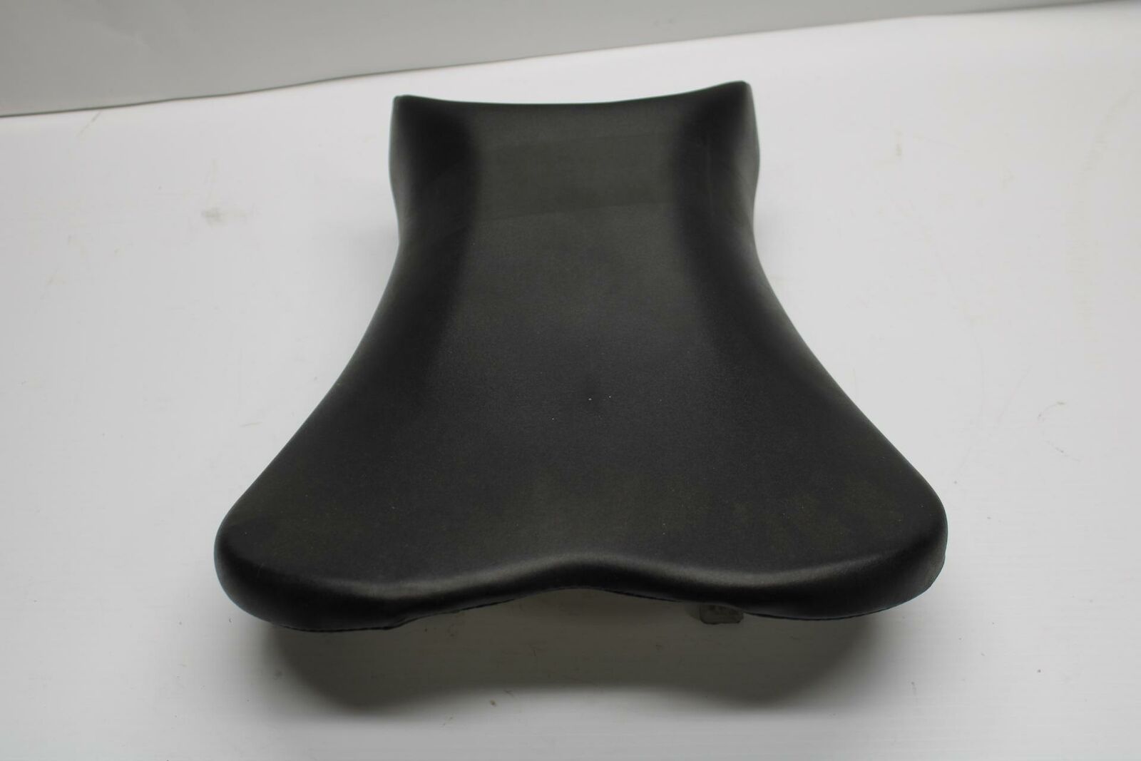 06-07 SUZUKI GSXR600 FRONT DRIVERS SEAT PAD SADDLE PILLION BB243