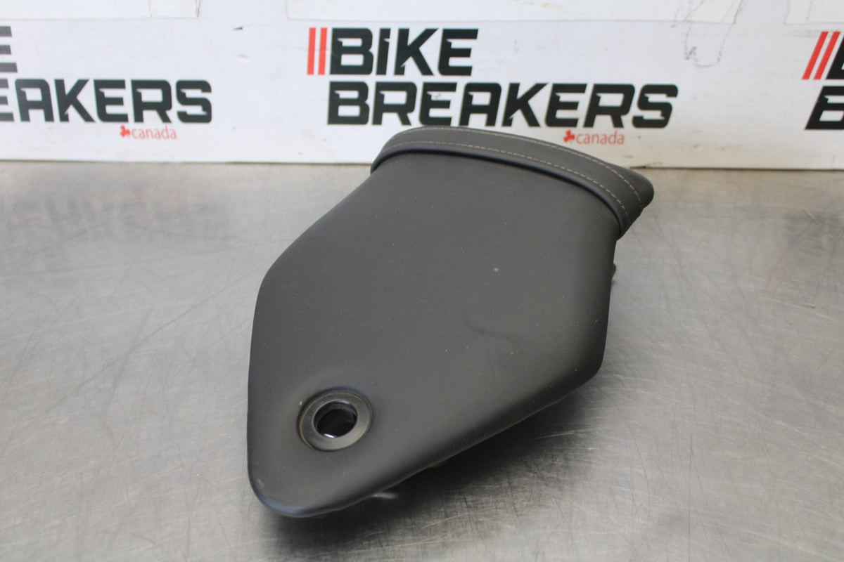 17-20 BMW S1000R REAR BACK PASSENGER TANDEM SEAT PAD SADDLE PILLION BB909