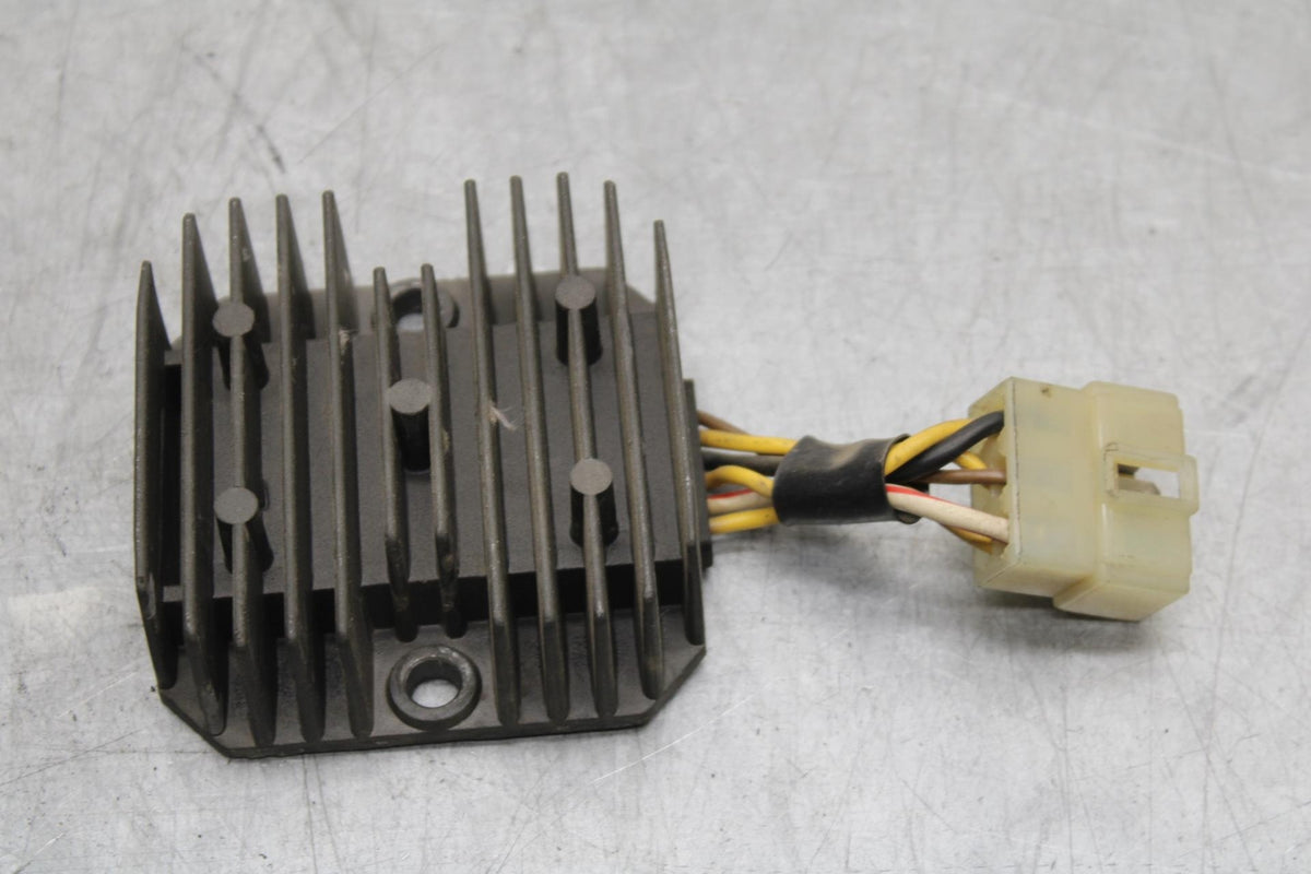 00-01 KAWASAKI ZZR600 RECTIFIER VOLTAGE REGULATOR BB568