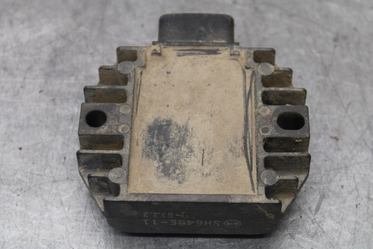 2004 Yamaha Raptor 660R YFM660R RECTIFIER VOLTAGE REGULATOR BB695