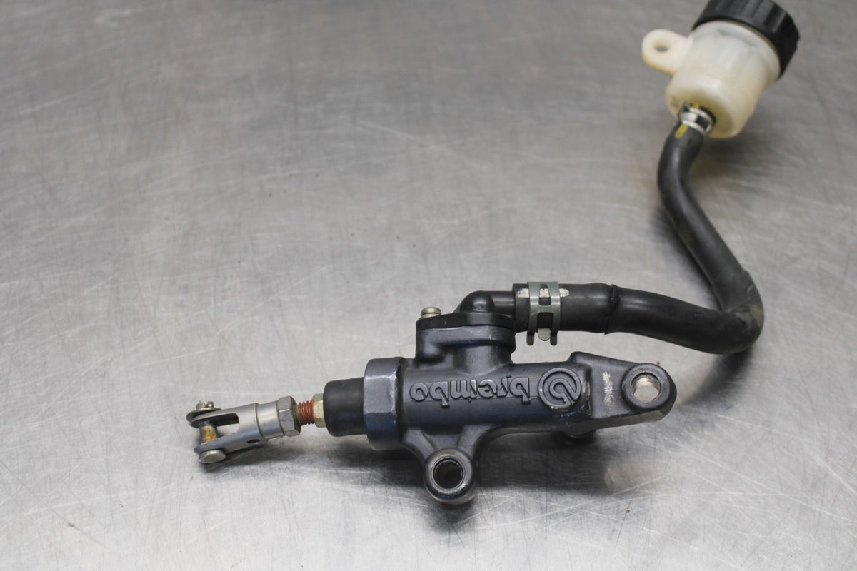 03 YAMAHA YZF R1 REAR BACK BRAKE MASTER CYLINDER W RESERVOIR BB895