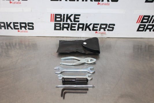 11-26 SUZUKI GSXR750 STOCK TOOLS OEM TOOL BAG KIT SET BB882