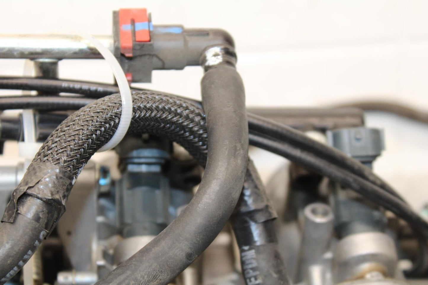 2011 Kawasaki Ninja ZX6R ZX600R MAIN FUEL INJECTORS / THROTTLE BODIES BB587