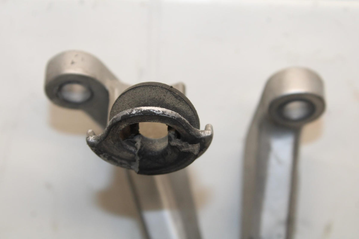 1999 Suzuki GSXR600 RIGHT REAR BACK PASSENGER PEG BB580