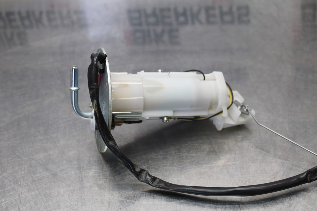 24-25 KAWASAKI NINJA ZX4R FUEL PUMP GAS PETROL SENDER UNIT BB174